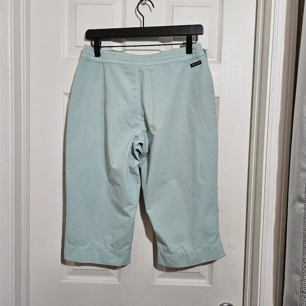 Athleta Mint Green Capris Size S
